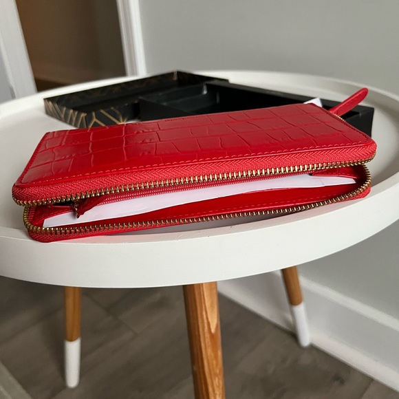 NWT Osprey Crock Red Leather Zip Around Wallet - Picture 9 of 13